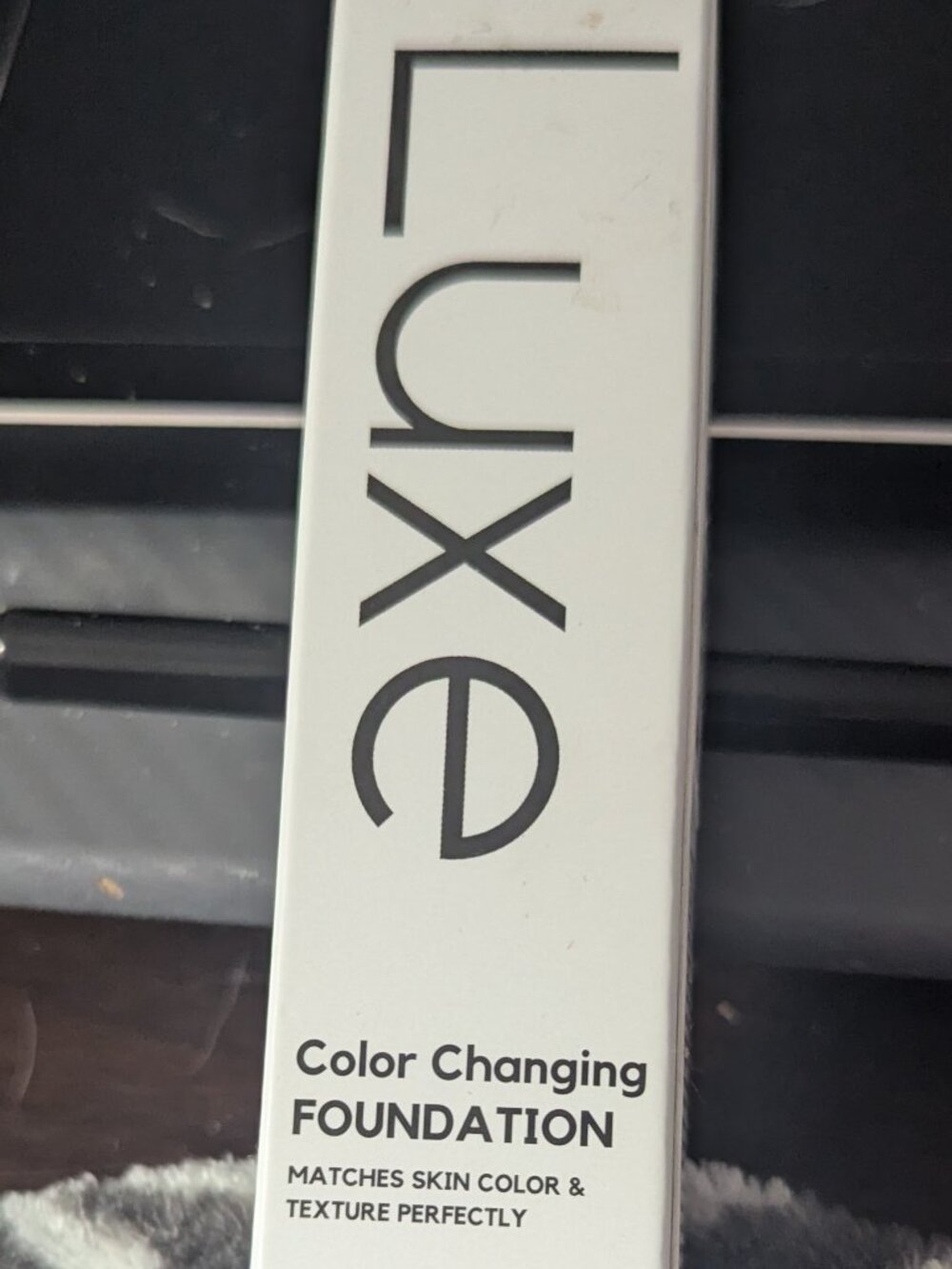 NIB Luxe Color Changing Foundation 01 Light 30 ml